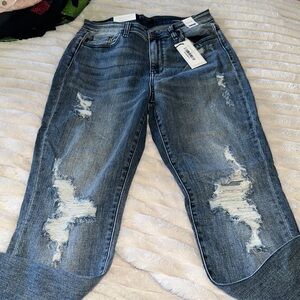 Size 9/29 Judy blue high waisted, destroyed, boyfriend, jeans****H